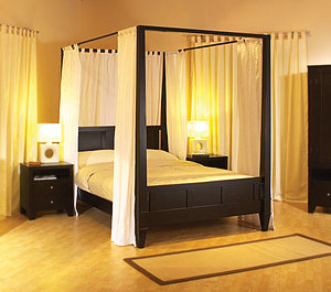 Canopy Bed with Curtains